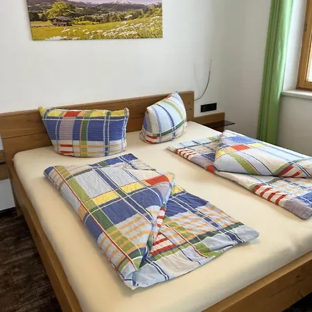 Julian * Neustift im Stubaital